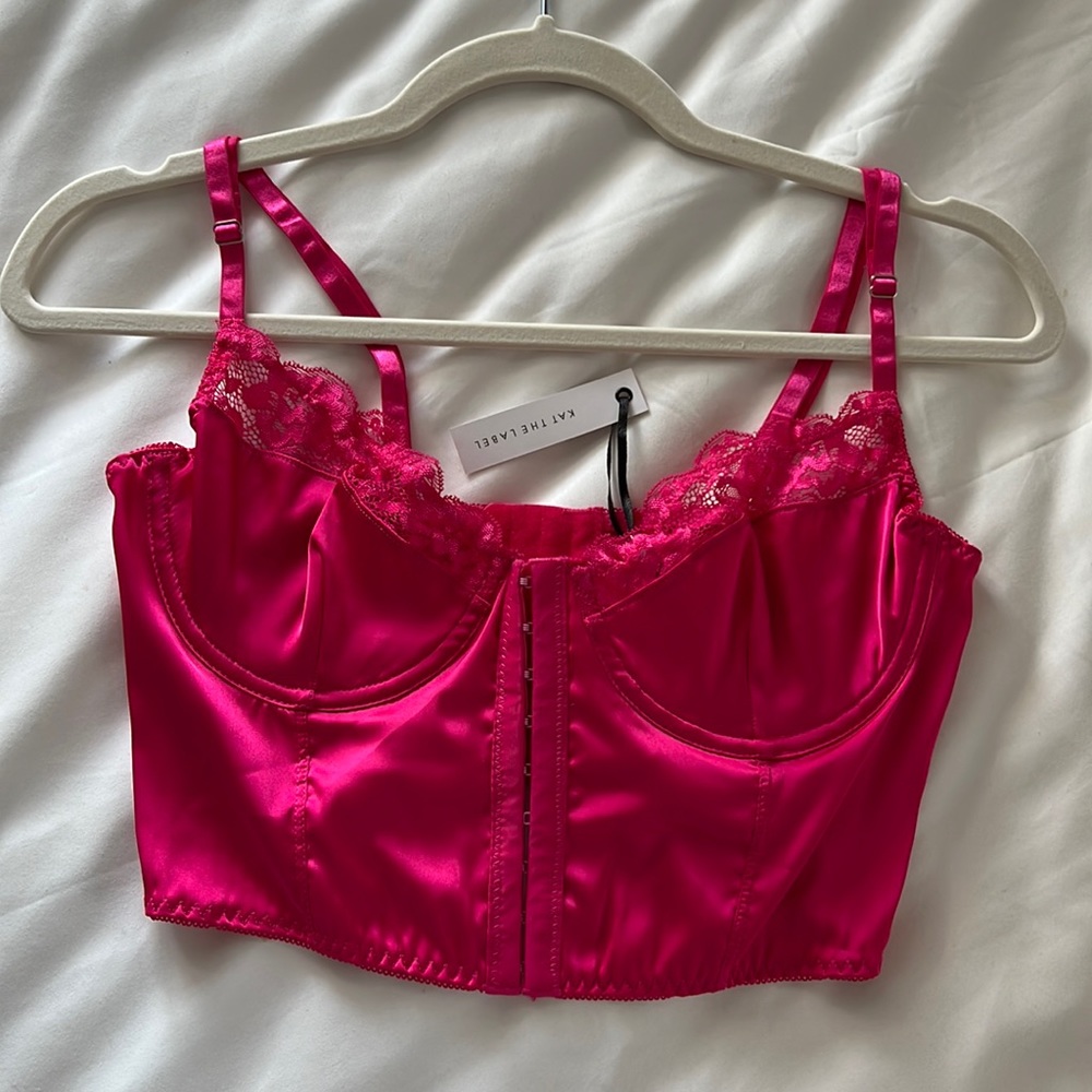 kat the label top